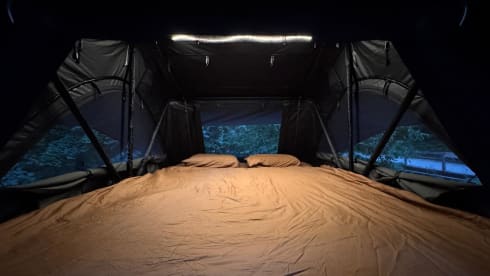 W R A N G L E R . – Jeep Wrangler Rubicon avec remorque tout-terrain en option RS Camp ES-3 (<750 kg)