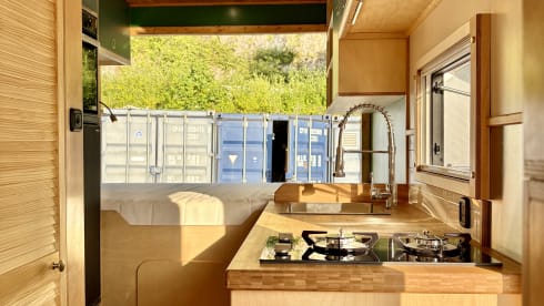 Evergreen – Luxury Off-Grid Campervan