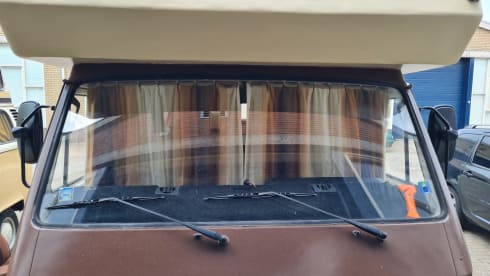 “Dolly” – 4p Volkswagen alcove from 1976