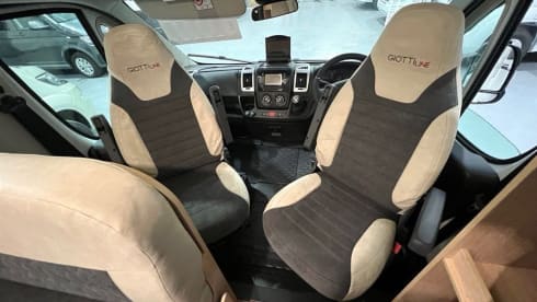 Brand new 2025 6 birth –  Giottiline semi-integrated from 2025
