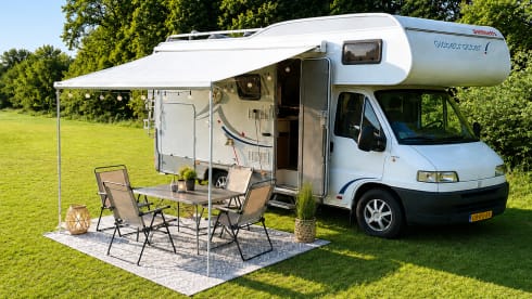 Compact • Verrassend ruim • Vast stapelbed