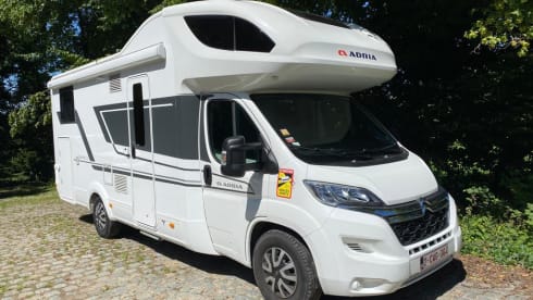 den bult – !Only for driver's license C! - New luxury camper Adria Axess XL S670SL