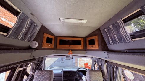 Vanny – Volkswagen Trident 1994 berth Campervan  1994.          