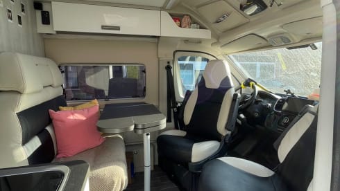 Fiat Livingstone Duo XL with electric lifting bed (3 sleeping places)