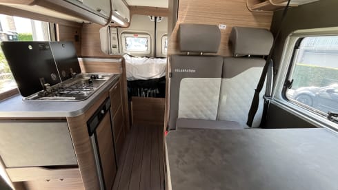 Campervan met pop up daktent – 4p Fiat bus uit 2026