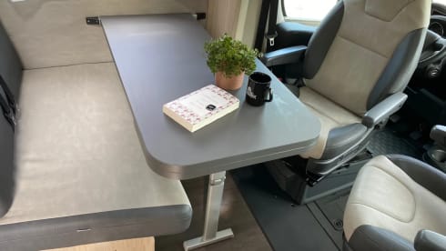 The Beast – Very recent, luxurious 4-person alcove camper