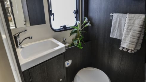 L2R – Voyager 2-6 berth, free WiFi & insurance 