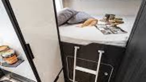 Modern 21 Reg Rollerteam Zefiro 665 4 Berth Luxury Motorhome