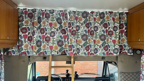 Freeda – Cozy 6 person retro camper FIAT 290