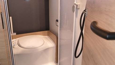 2-seater Knaus semi-integrated from 2026