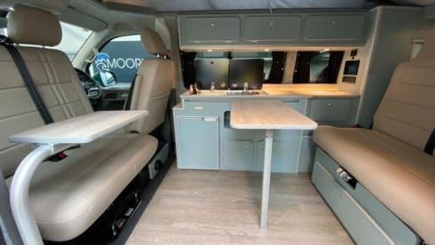 Lillibet – Adventure Ready – Stunning Bayleaf Green VW T6.1, 4 Berth – Pets Welcome