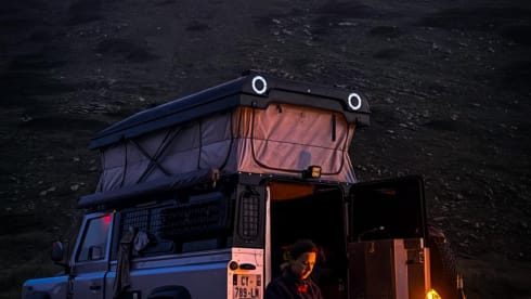 The Silver Bullit – Land Rover Defender (B) 4x4 One-of-a-kind Custom made Offroad camper