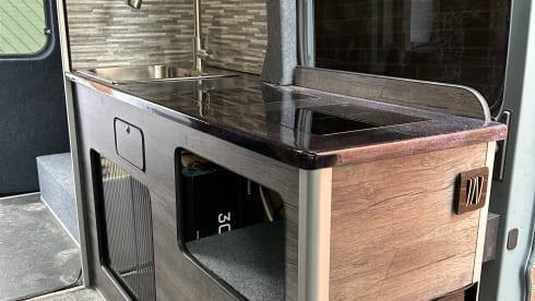 Dora – 4-persoons Peugeot Boxer Campervan 2014