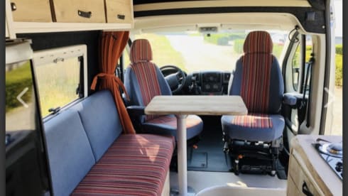 le Bus – 4p Peugeot integrated from 2012