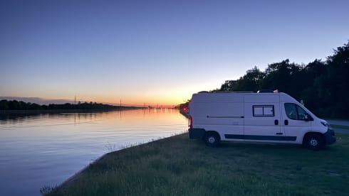 Zutendaal of Wommelgem – 2p Peugeot campervan uit 2017