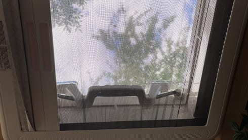 Tutu – Self-sufficient, cozy van in boho style