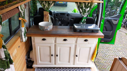 Kermit – On an adventure with our fantastic Kermit the bus camper!