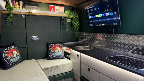 Avandra  – Avandra – All-Season Adventure Campervan 🚐✨