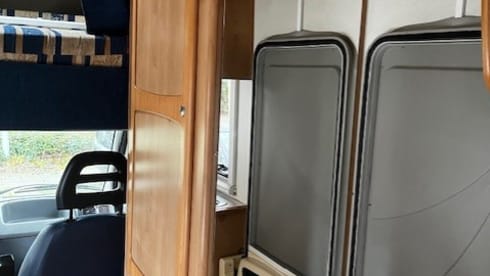 Beautiful spacious 6 person Mclouis family camper (2006)