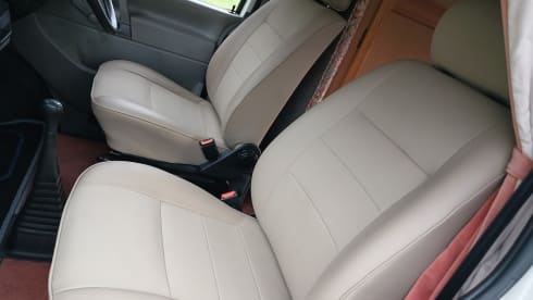 VW Navigator – Volkswagen Coachbuilt U-förmiger Lounge-Teilintegrierter mit 4 Schlafplätzen aus dem Jahr 1999