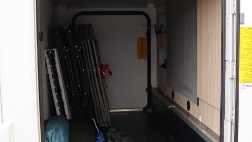 6 Persons with Alcove Sun Living
