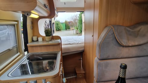OFF-GRID – Very nice and fully equipped bus camper!