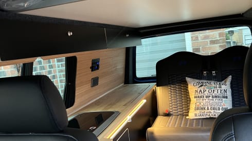 Bluey – 4 berth Volkswagen campervan from 2020