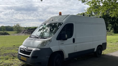 Citroen Jumper L2H2 with a stove!