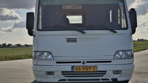 Complete spacious camper Fiat Ducato Mirage 6 persons