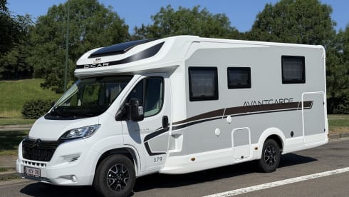 Mclouis avantgarde tot 5 personen – 5 persons semi-integrated Mc Louis Avantgarde
