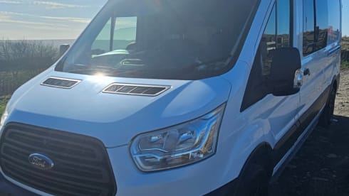 Milo – Spacious Off-Grid Campervan