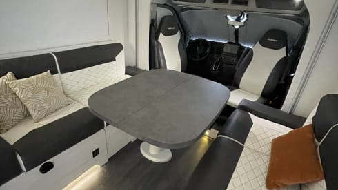 4p Challenger 380