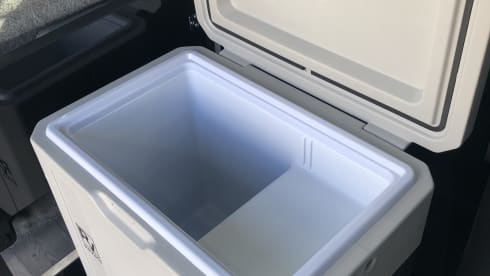Sid – 2 Berth Renault Off-Grid Campervan