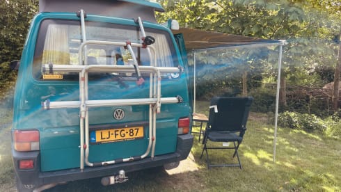 4p Volkswagen campervan from 1995