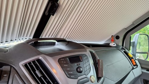 LOVE-67  – 5p Ford semi-integrated uit 2018