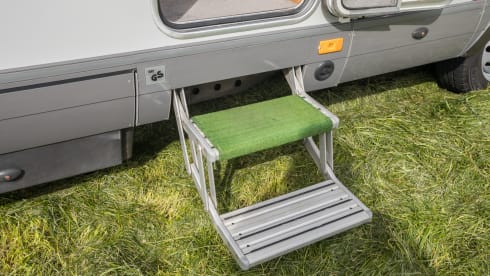 Camper Homer – Spacious integral camper with lots of comfort!