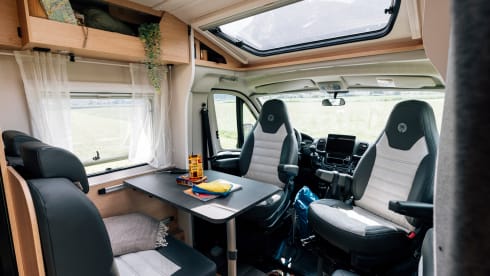 Peugeot – Camper van 6.4