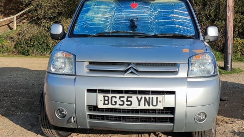 Bonnie – Citroen Berlingo Multispace Mini Campervan