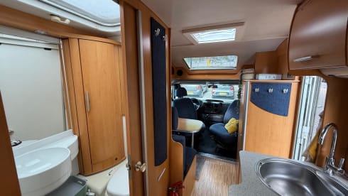 Hymie – Onze compacte, krachtige & off-grid Hymer Van 522!