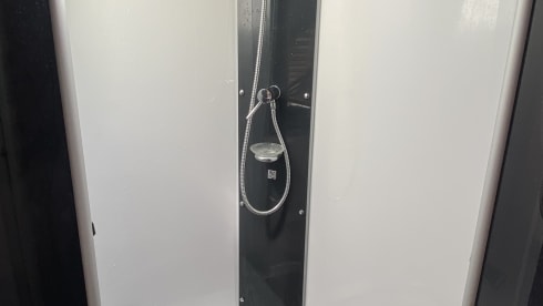 Wunderschöner, komfortabler Chausson-Camper für 4 Personen aus dem Jahr 2016!