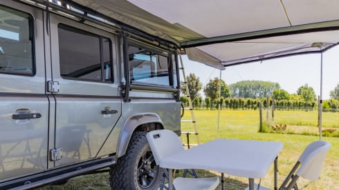 Louver – 2/3p Landrover Defender 110. Complete installation for your comfortable adventure