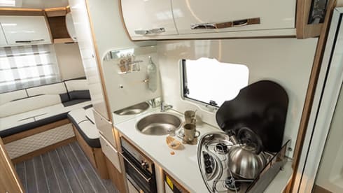 AFP 747 – Roller team 747 6 Berth 2025