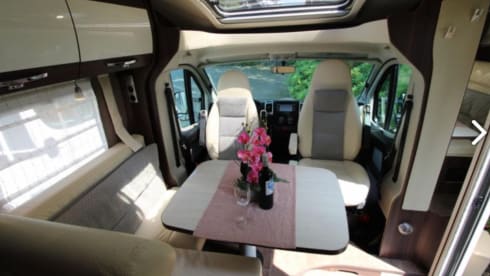 2p Bürstner semi-integrated uit 2014