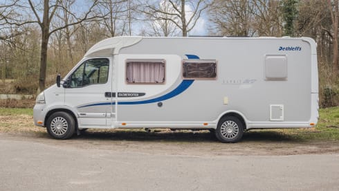 4p Dethleffs semi-integrated from 2006