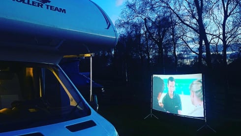 Movie Motorhome – 6 berth Ford zefiro motorhome 