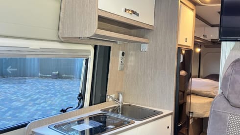 Luxury Pössl bus camper 640 with length beds