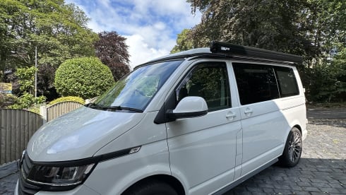 Olaf – Volkswagen campervan 2021, 4 berth, air awning available.