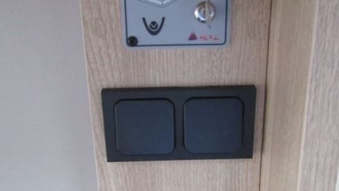 Darcy – Luxury 6 berth motorhome includes insurance and breakdown