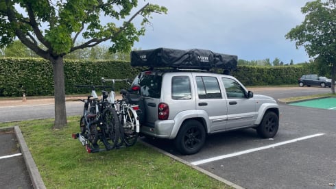 Jeep met daktent – Roof tent, 4 persons