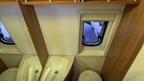 2p Knaus bus from 2015